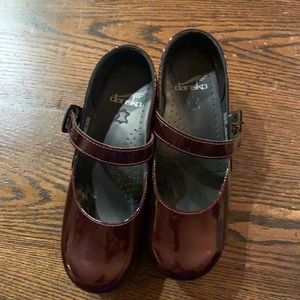 Dansko Maroon Mary James